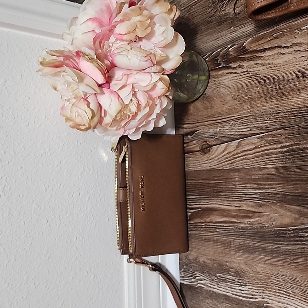 MK wristlet